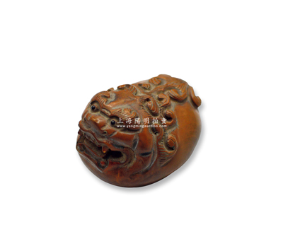 清代木雕狮子摆件1个，似为黄杨木，整体形状为鹅蛋形，小巧可爱，造型独特，保存甚佳，敬请预览
