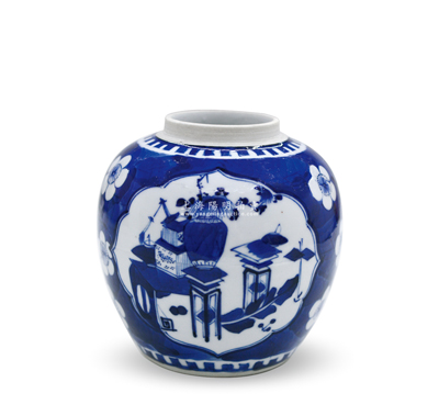 清代“梅花博古图”瓷罐1件，高125mm，器形浑圆饱满，色彩浓艳，保存甚佳，敬请预览