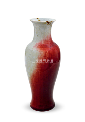 清代裂纹郎红釉瓷瓶1件，高度288mm，釉色艳丽红润，保存尚可，敬请预览