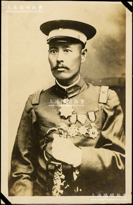 北洋政府直系军阀领袖“吴佩孚将军”戎装像历史老照片1张，尺寸89×137mm，摄于1924年，少见且保存甚佳，值得预览和重视