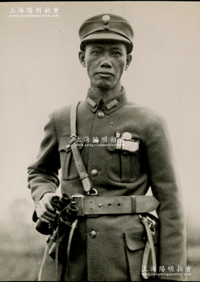 民国时期抗战名将、第十九路军军长“蔡廷锴将军”戎装像历史老照片1张，尺寸颇大154×194mm，摄于1934年，少见且保存甚佳，值得预览和重视