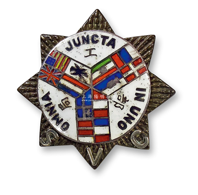 民国时期“上海工部局”银质珐琅彩帽徽1个，直径约30mm，少见且保存甚佳，敬请预览