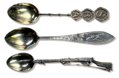 民国时期“上海万国赛枪会”（Shanghai Rifle Association）银质纪念咖啡勺3把，共重约47克，其中1把勺柄如步枪状，另2把上有步枪标志或英文名称，形制美观；海外回流品，罕见且品相极佳，敬请预览